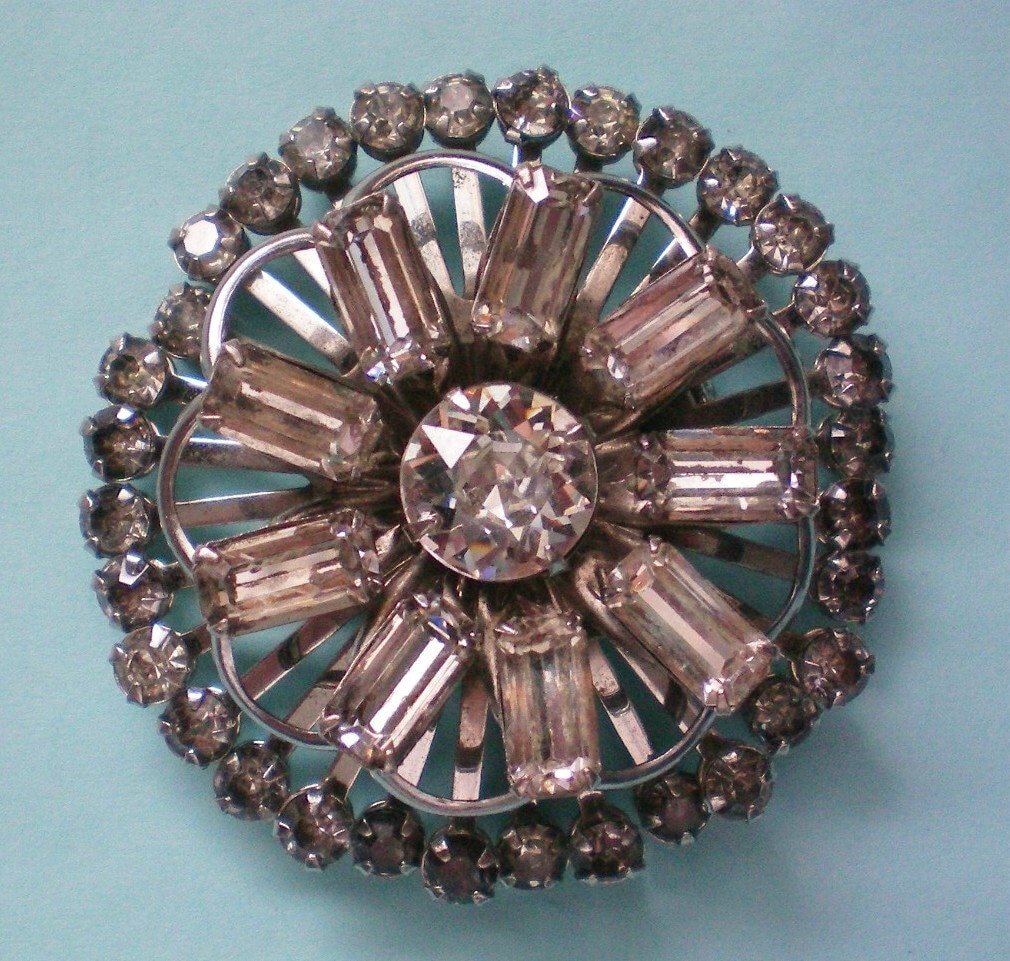 Vielschichtigen Runde Strass-Brosche - 3826 von OldCastleTreasures