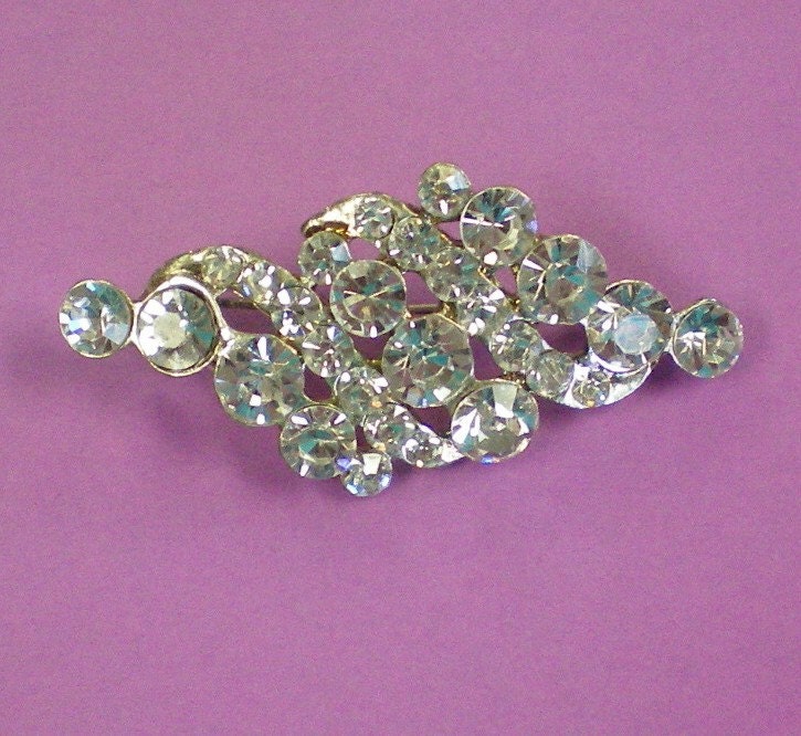 Wunderschöne Klare Strass-Brosche in Topf Metall - 3234 von OldCastleTreasures