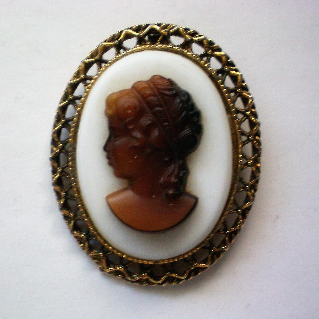 Wurzel-Bier Glas Milch Cameo - 5681 von OldCastleTreasures