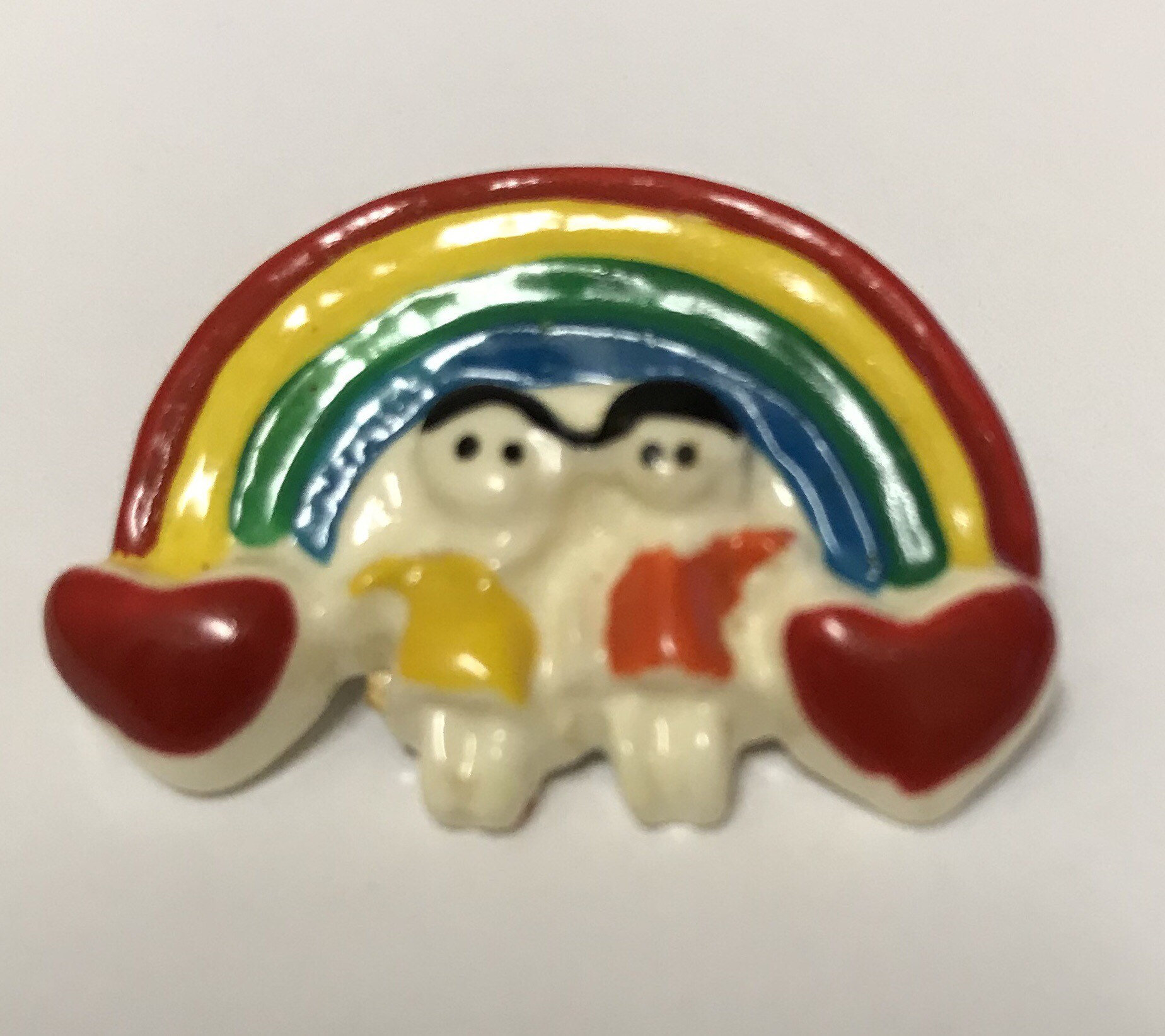 1980Er Jahre Freunde Regenbogen Herzen Pin Vintage Hut Revers Retro Aus Altem Geschenkladen Whimsical Girly Girl 80Er Taiwan Roc Kunststoff Charmante 1980Er Jahre Freunde Regenbogen Herzen Pin Vintage Hut Revers Retro Aus Altem Geschenkladen Whimsical Girly Girl 80Er Taiwan Roc Kunststoff Charmante von OldFleaToyMarket