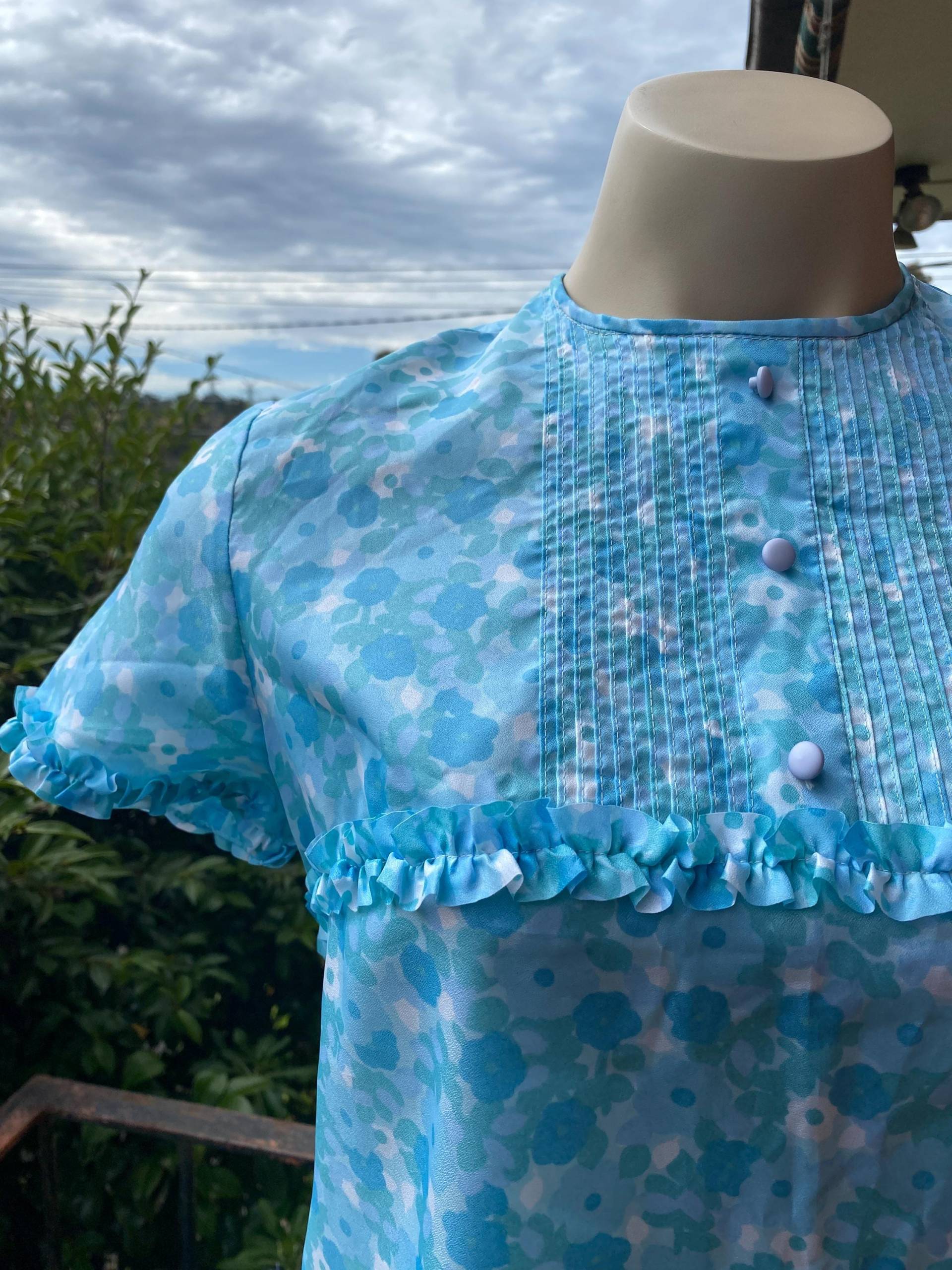 Komplett Geblümtes 1960Er Jahre Zora Etuikleid ~ Gr. M von OldHatt