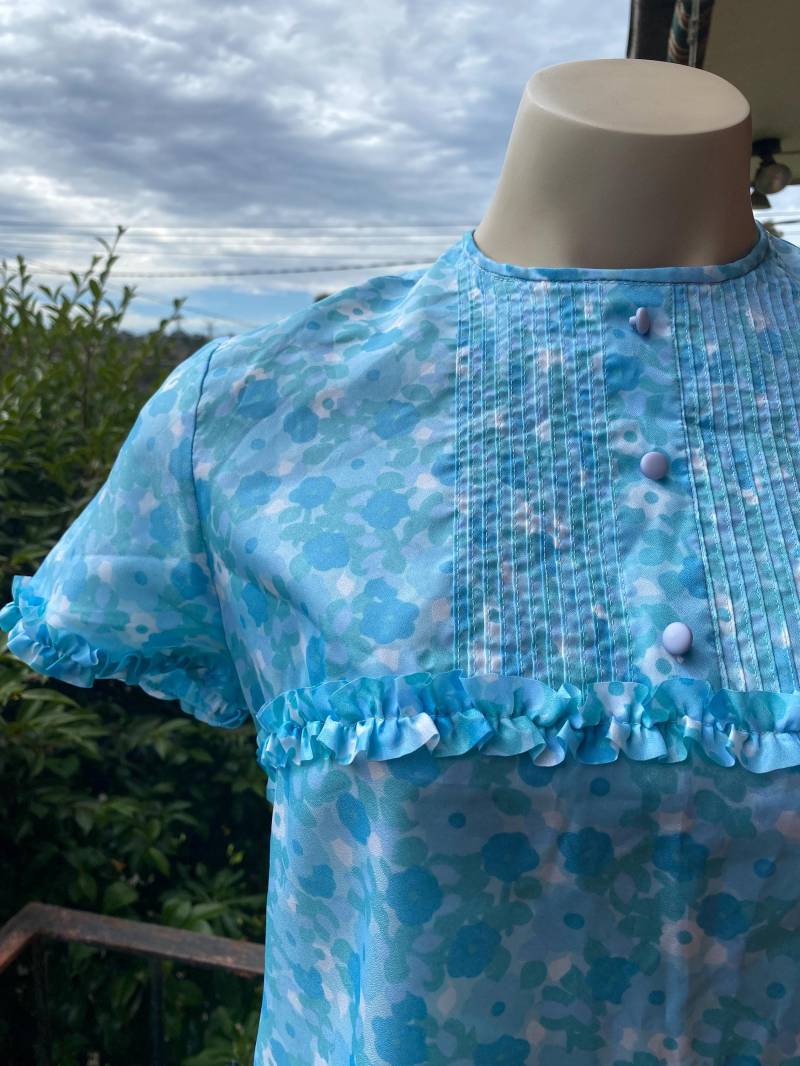 Komplett Geblümtes 1960Er Jahre Zora Etuikleid ~ Gr. M von OldHatt