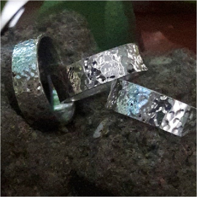 Silber Gehämmert Band Ringe 6mm & 4mm Sind Handgefertigt Von Alten Hippie Dave 925 Sterling Econo Eheringe Maßgeschneidert Jede Größe Silber Gehämmert Band Ringe 6mm & 4mm Sind Handgefertigt Von Alten Hippie Dave 925 Sterling Econo Eheringe Maßgeschneidert Jede Größe von OldHippieDaveJewelry