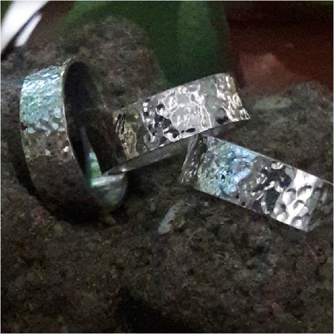 Silber Gehämmert Band Ringe 6mm & 4mm Sind Handgefertigt Von Alten Hippie Dave 925 Sterling Econo Eheringe Maßgeschneidert Jede Größe Silber Gehämmert Band Ringe 6mm & 4mm Sind Handgefertigt Von Alten Hippie Dave 925 Sterling Econo Eheringe Maßgeschneidert Jede Größe von OldHippieDaveJewelry