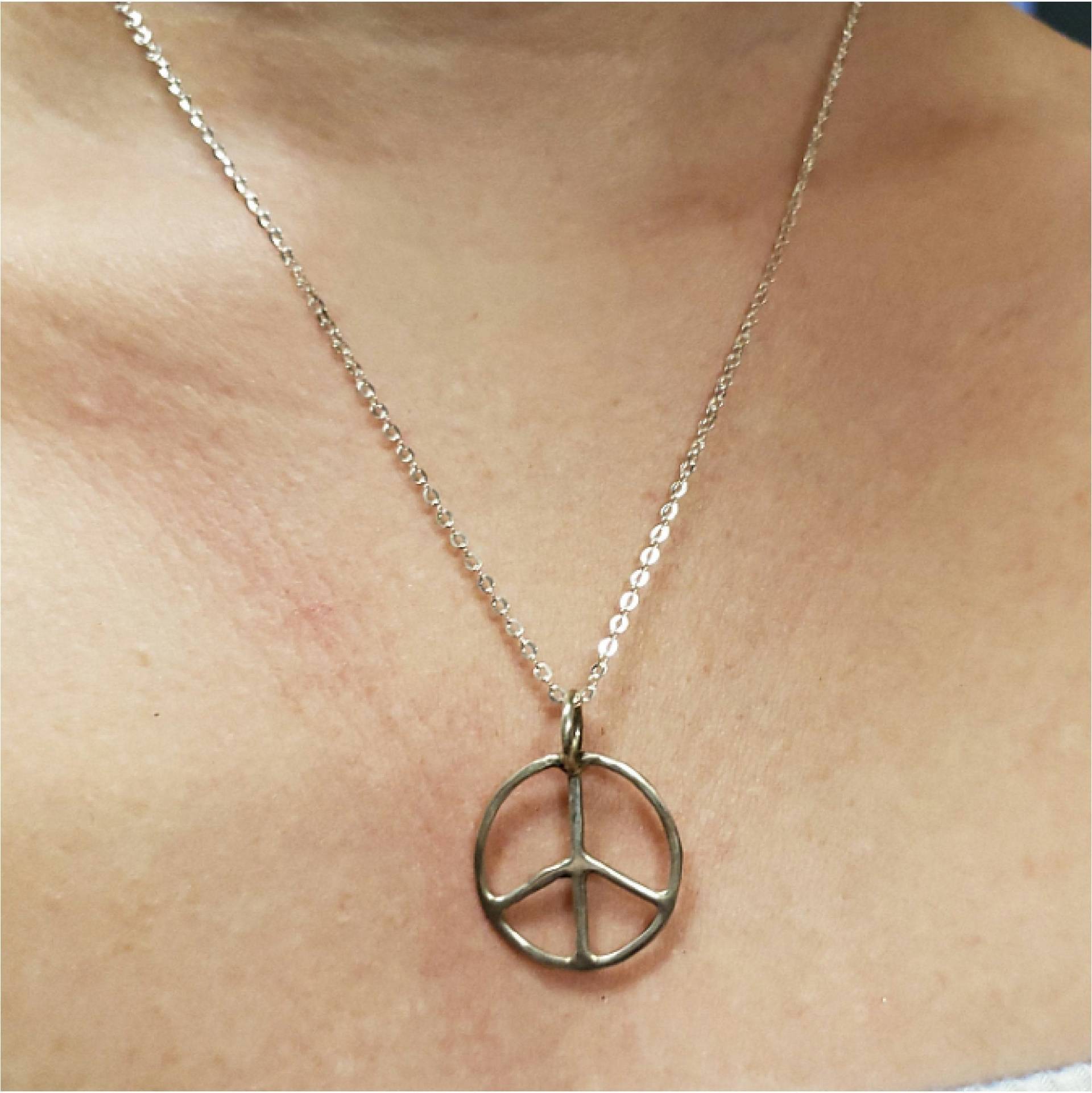 sterling Silber Peace Zeichen Halskette Mit 18 "Silber Kette Ist Handgefertigt Von Old Hippie Dave 925 Tolles Weihnachtsgeschenk sterling Silber Peace Zeichen Halskette Mit 18 "Silber Kette Ist Handgefertigt Von Old Hippie Dave 925 Tolles Weihnachtsgeschenk von OldHippieDaveJewelry