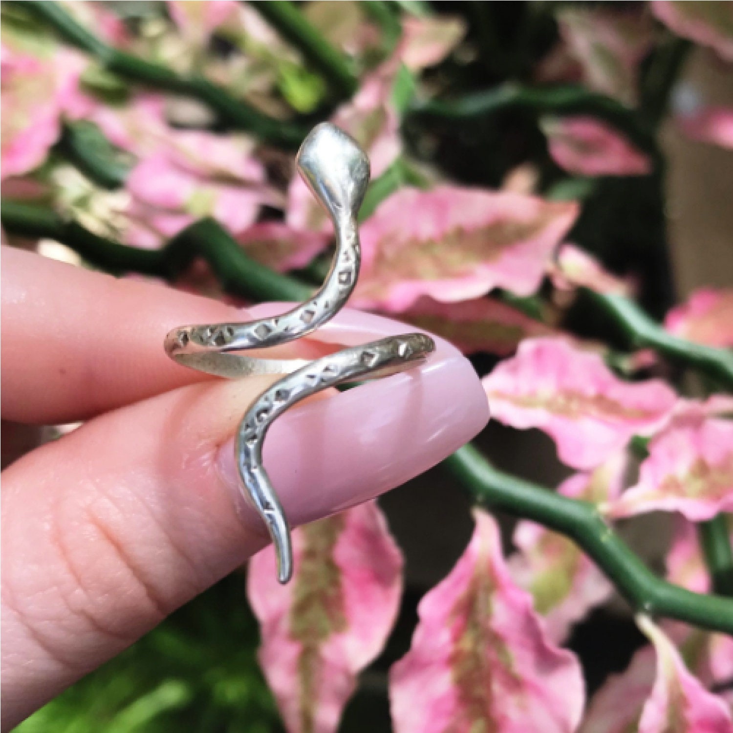 sterling Silber Schlangen Ring Verstellbar Ist Handgefertigt Von Old Hippie Dave 925 Größenverstellbar Tolles Weihnachtsgeschenk sterling Silber Schlangen Ring Verstellbar Ist Handgefertigt Von Old Hippie Dave 925 Größenverstellbar Tolles Weihnachtsgeschenk von OldHippieDaveJewelry