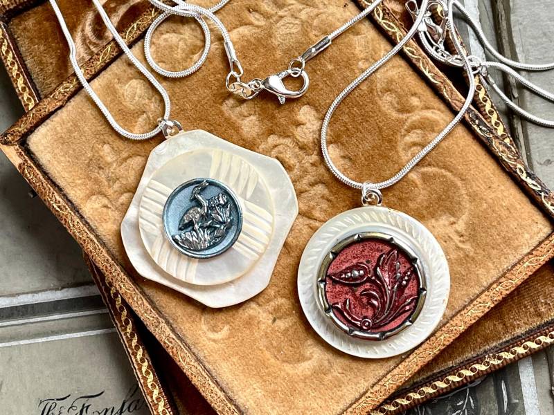 Antik Knopf Anhänger Ihrer Wahl Rot Blau Getönt Pflanze Stahl Reiher Vintage Zusammenstellung Sterling Silber Kette 18 "Schmuck Halskette von OldNouveau