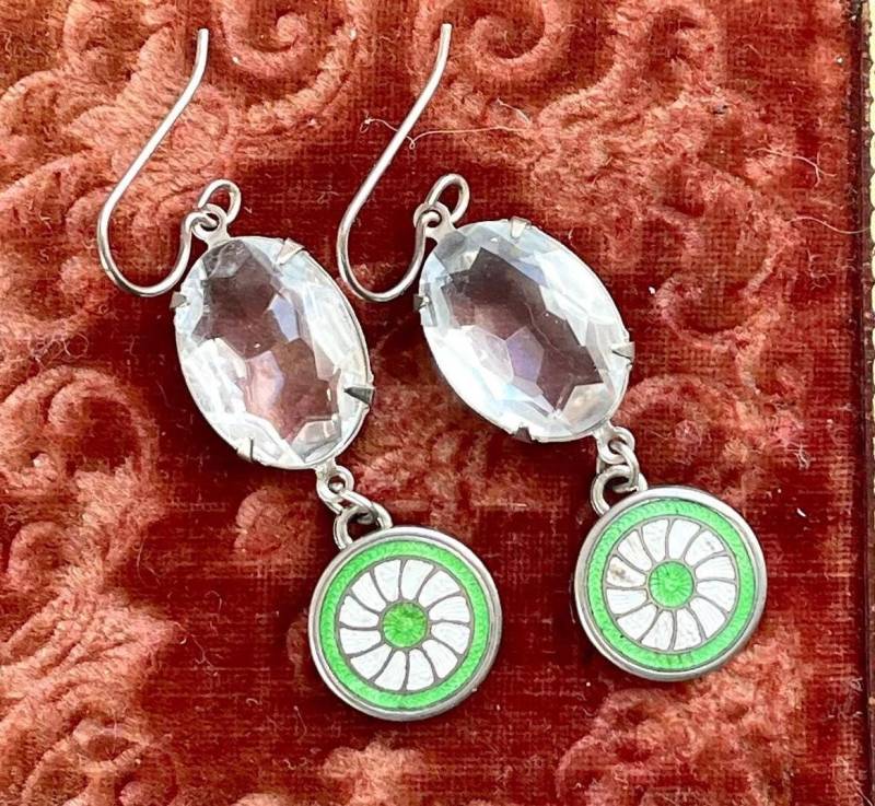 Antike Manschettenknopf Ohrringe Guilloché Emaille Grün Weiss Swarovski Crystal Center Manschettenknöpfe Eleganter Vintage Schmuck Retro 50Er Jahre von OldNouveau