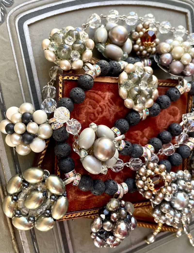 Assemment Kette Vintage Ohrclips Schichtung Antike Statement Mutter Der Braut Hochzeit Atemberaubend Silber Grau Wunderschön Formal von OldNouveau