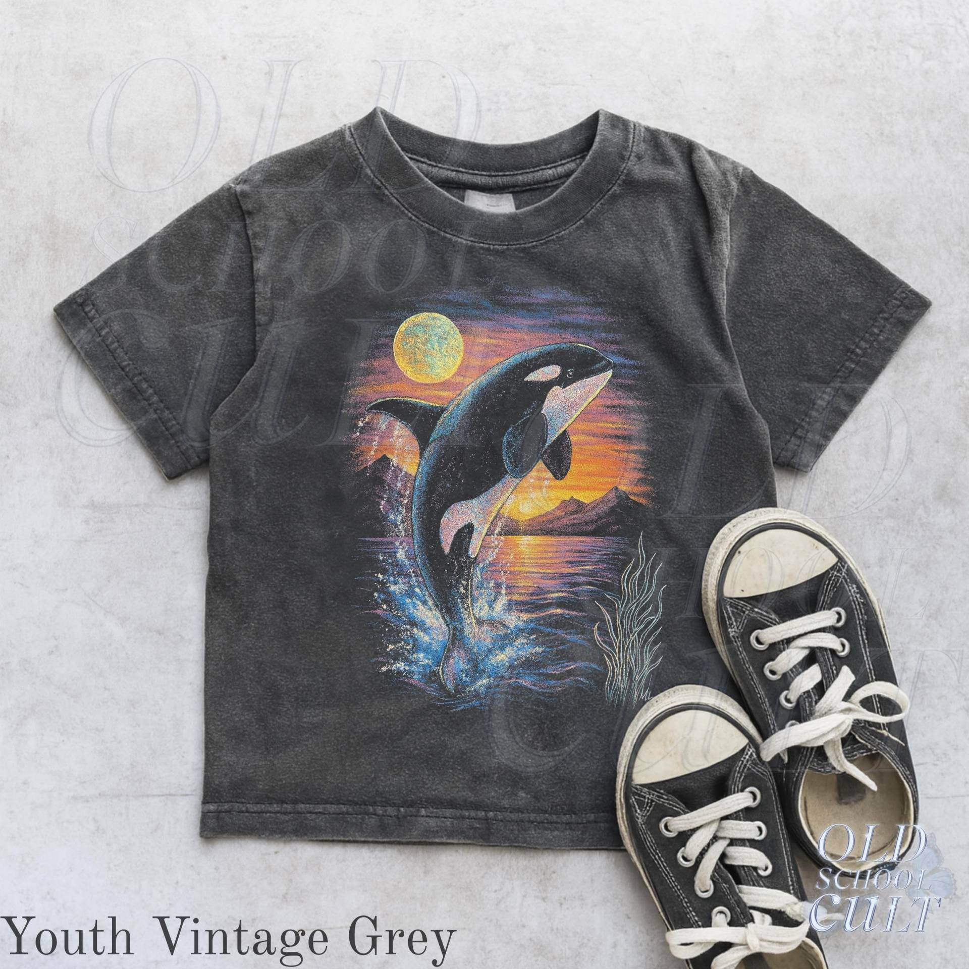 Orca Sunset Ocean Jugend Retro 90Er Jahre Shirt, Süße Kinder Kleidung, Boho Erwachsene, Kleinkind & T-Shirt, Familie Strand Shirt Orca Sunset Ocean Jugend Retro 90Er Jahre Shirt, Süße Kinder Kleidung, Boho Erwachsene, Kleinkind & T-Shirt, Familie Strand Shirt von OldSchoolCulture