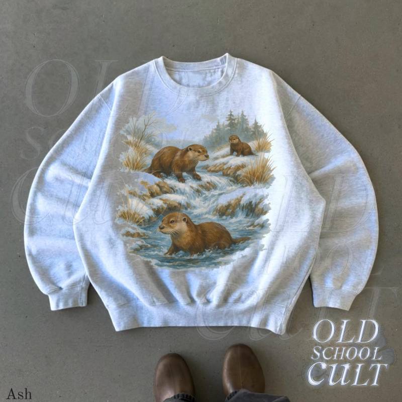 Retro Otter Wildlife Sweatshirt, 90Er Jahre Vintage Tier Natur Rundhalsausschnitt, Boho Unisex Cabin Crewneck Pullover von OldSchoolCulture