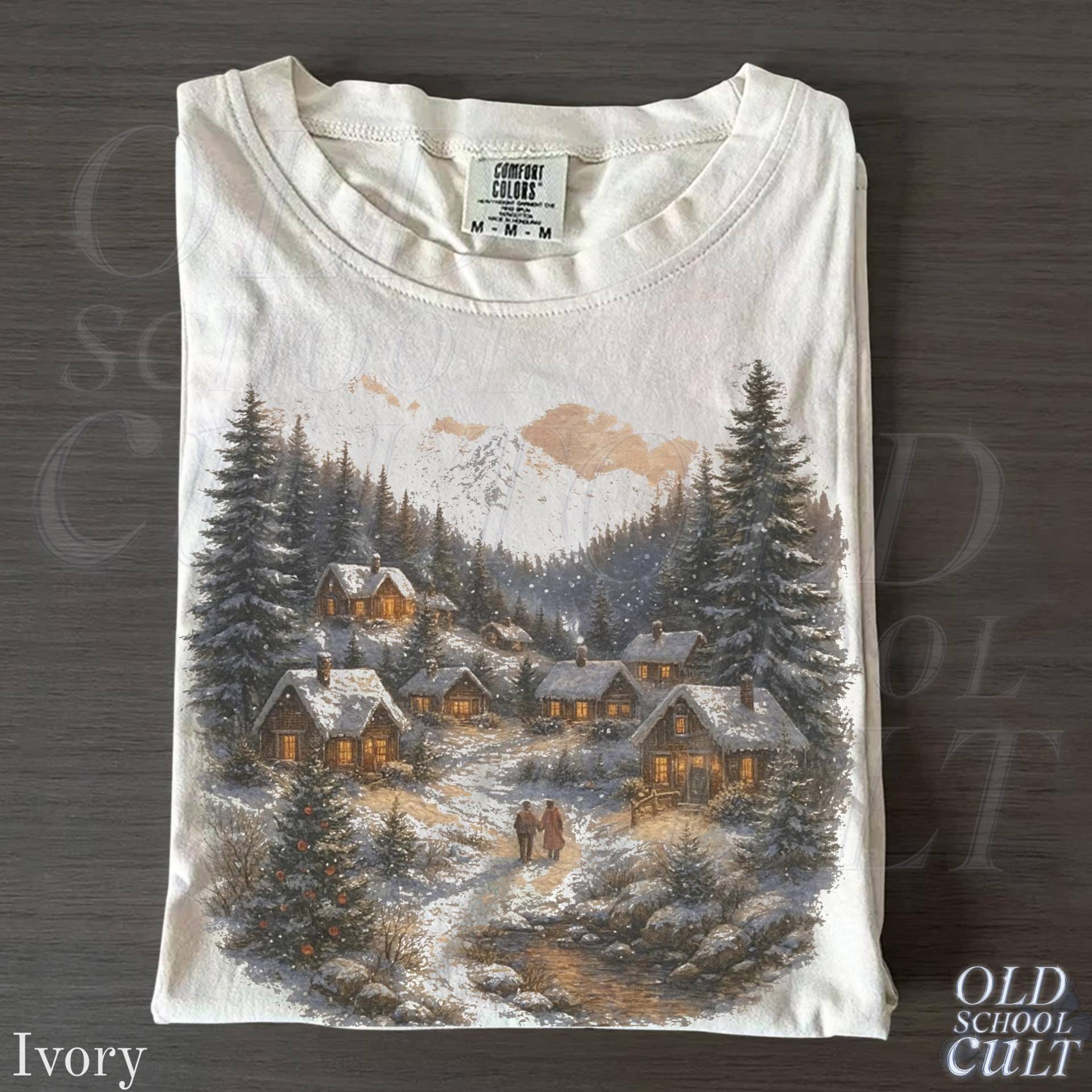 Vintage Weihnachtswinterdorf Grafik-T-Shirt, 90Er Jahre Retro Bergkiefern Dekorierte Hütten Outfit, Boho Unisex Winterland von OldSchoolCulture