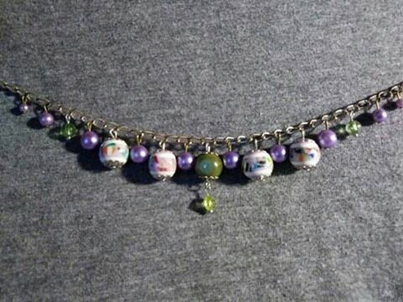 Vintage Perlen Halskette 70Er Und 80Er Jahre Auf Silber-Ton-Kette Verwandelt in Ein Von Einem Art Design Heather Hutcheson Lilac Dream Vintage Perlen Halskette 70Er Und 80Er Jahre Auf Silber-Ton-Kette Verwandelt in Ein Von Einem Art Design Heather Hutcheson Lilac Dream von OldStuffWeLike