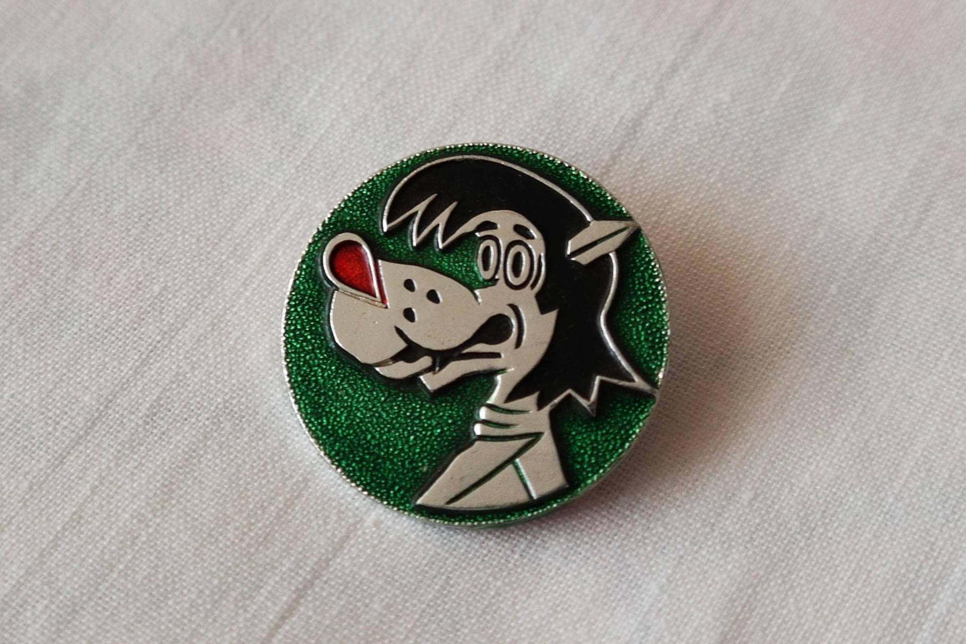 Vintage Emaille Pin Wolf Ukraine Shop Grüner Nu Pogodi Cartoon Figur Kleine Rucksack Retro-stil Accessoires Vintage Emaille Pin Wolf Ukraine Shop Grüner Nu Pogodi Cartoon Figur Kleine Rucksack Retro-stil Accessoires von OldTrunkFinds