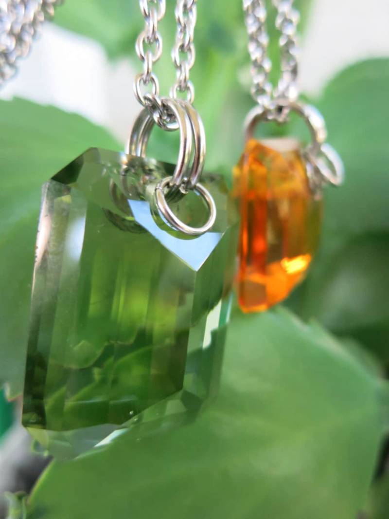 Bold Und Unique Große Natürliche Cystal Anhänger Citrine & Smaragd von OldandNewwithaTwist