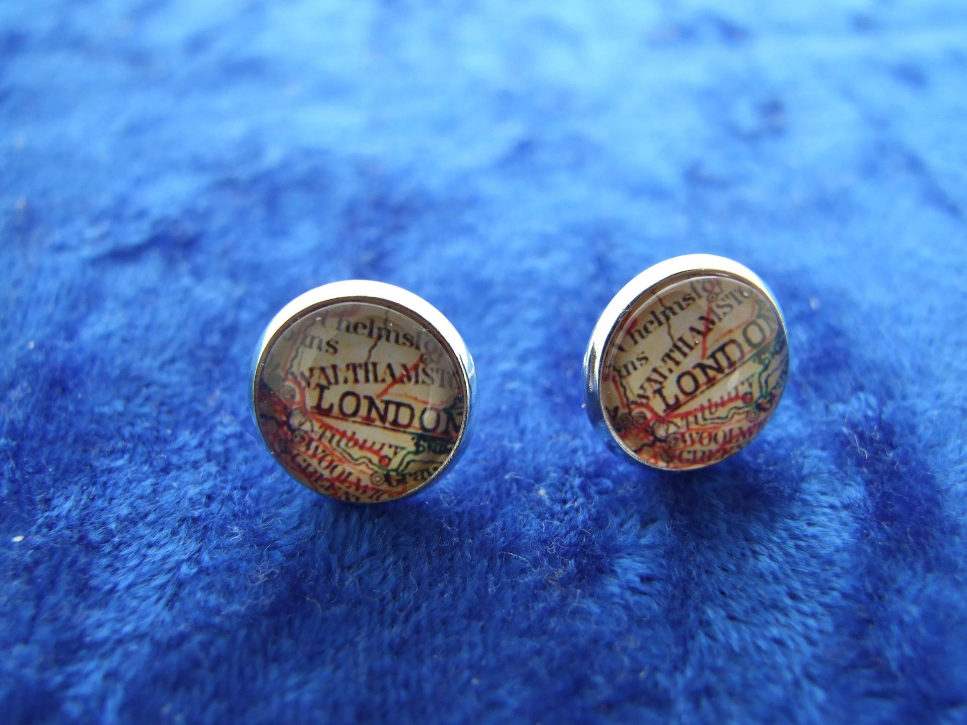 London Karte Silber Überzogene Runde Ohrstecker London Karte Silber Überzogene Runde Ohrstecker von OldeBritonJewellery