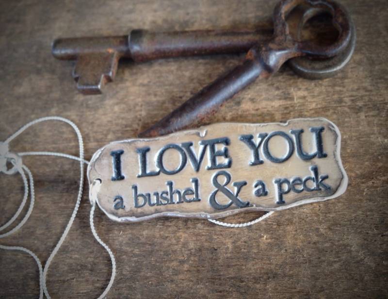 Scheffel Und Ein Peck Handgemachte Halskette, Personalisierte Silber Jewlery von OldeDogNewTricks