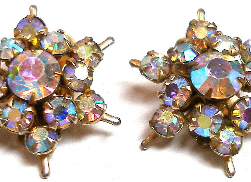 1960Er Jahre Vintage Strass Ohrringe. Schneeflocken, Sterne, Mit Ab Glanz, Clip-On von OldeTymeNotions