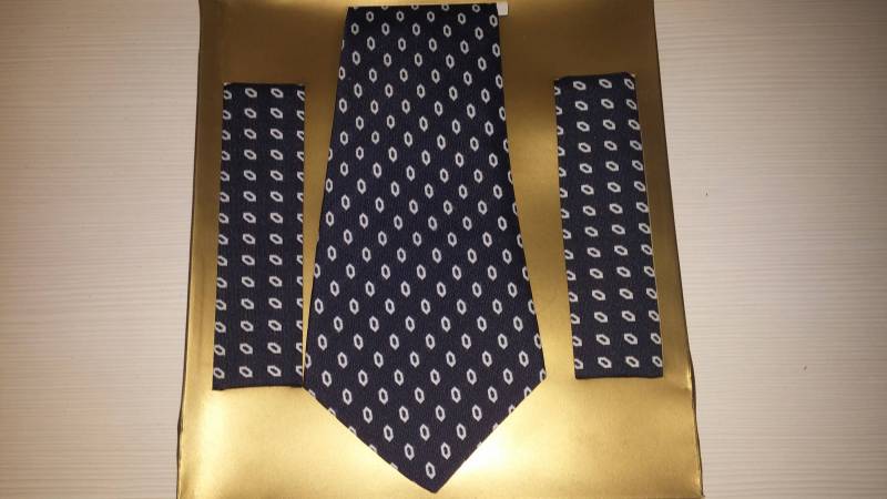 Vintage Retro Krawatte Und Ein Schal Neu in Original-Paket Made 1976 Ex Jugoslawien Für Sammlung Mann Geschenk Vintage Retro Krawatte Und Ein Schal Neu in Original-Paket Made 1976 Ex Jugoslawien Für Sammlung Mann Geschenk von OldiesButGoldiesCro