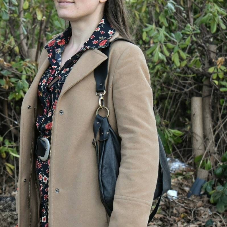 Schwarze Umhängetasche Aus Leder Mit Reißverschluss/Hobo-Tasche Mittlerer Größe Schwarze Umhängetasche Aus Leder Mit Reißverschluss/Hobo-Tasche Mittlerer Größe von Oldries
