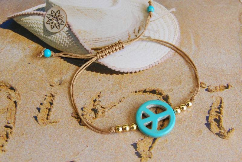 Türkisfarbenes Peace-Zeichen Armband Verstellbare Beige Kordel Boho Schmuck Türkisfarbenes Peace-Zeichen Armband Verstellbare Beige Kordel Boho Schmuck von OleePrettyNecklace
