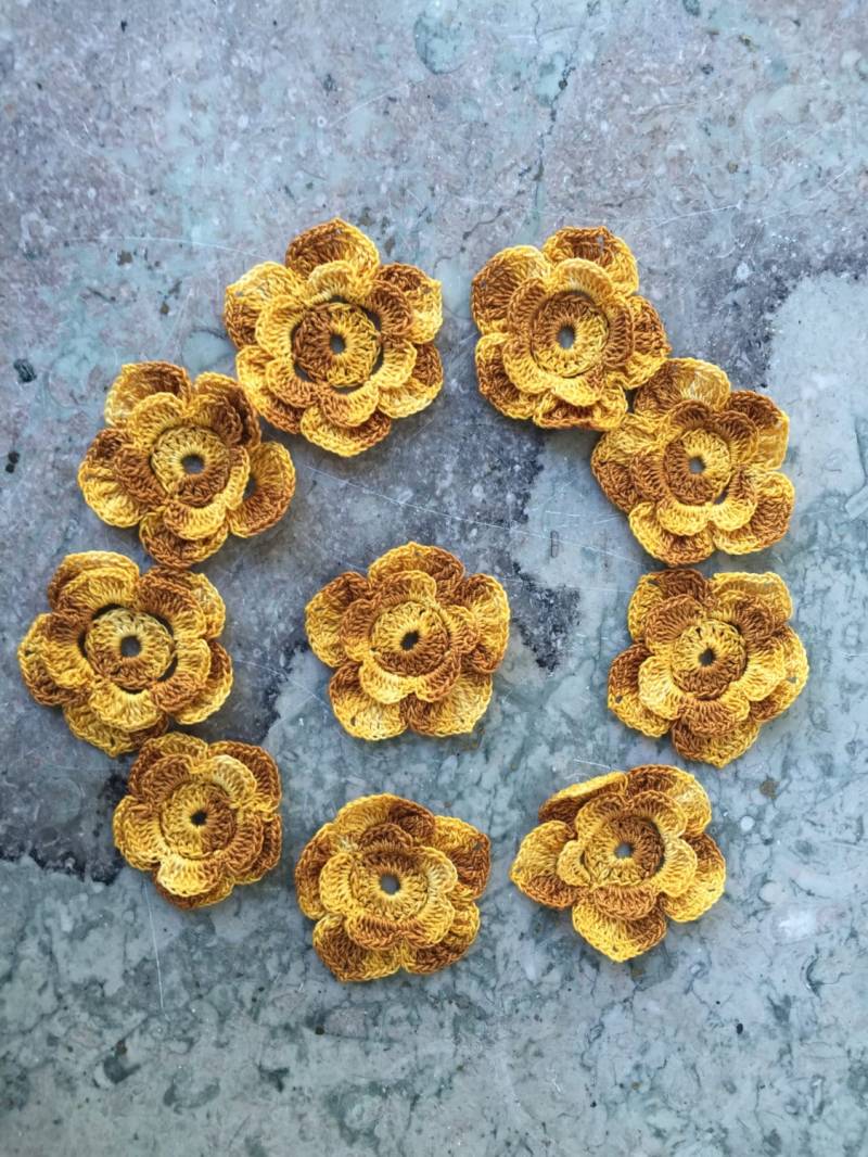 Häkelfaden Blume Häkeln Applikation Braun Gelb Motiv Gehäkelt 5Er Set Damen Accessoire von OlenasDesign