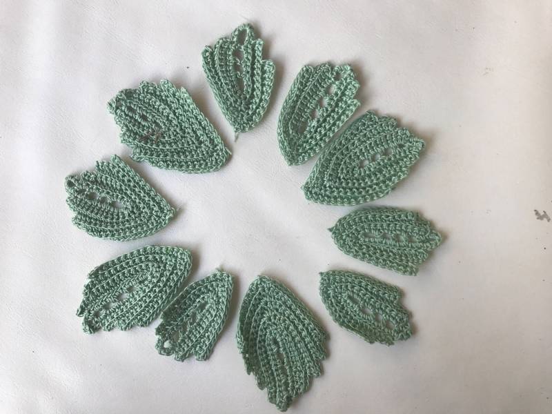 Set Mit 10 Gehäkelten Baumwollfaden Blätter Häkelapplikation Hellgrün Dekoratives Motiv Verschönerung Accessoire Ornamente Bastelbedarf von OlenasDesign