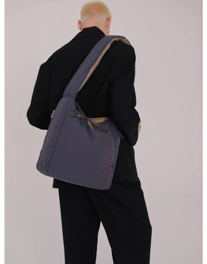 OLEND - Luca - Wendbare Schultertasche aus Nylon in Anthrazit und Sand-Grau von Olend