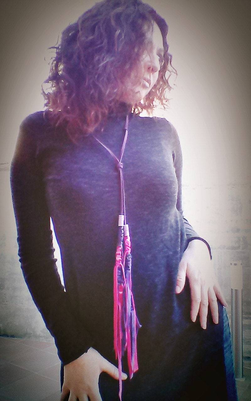 Handgefertigte Lederkette - Lange Fransenkette - Boho Lederschmuck - Original Quaste von OlgaGbarcelona