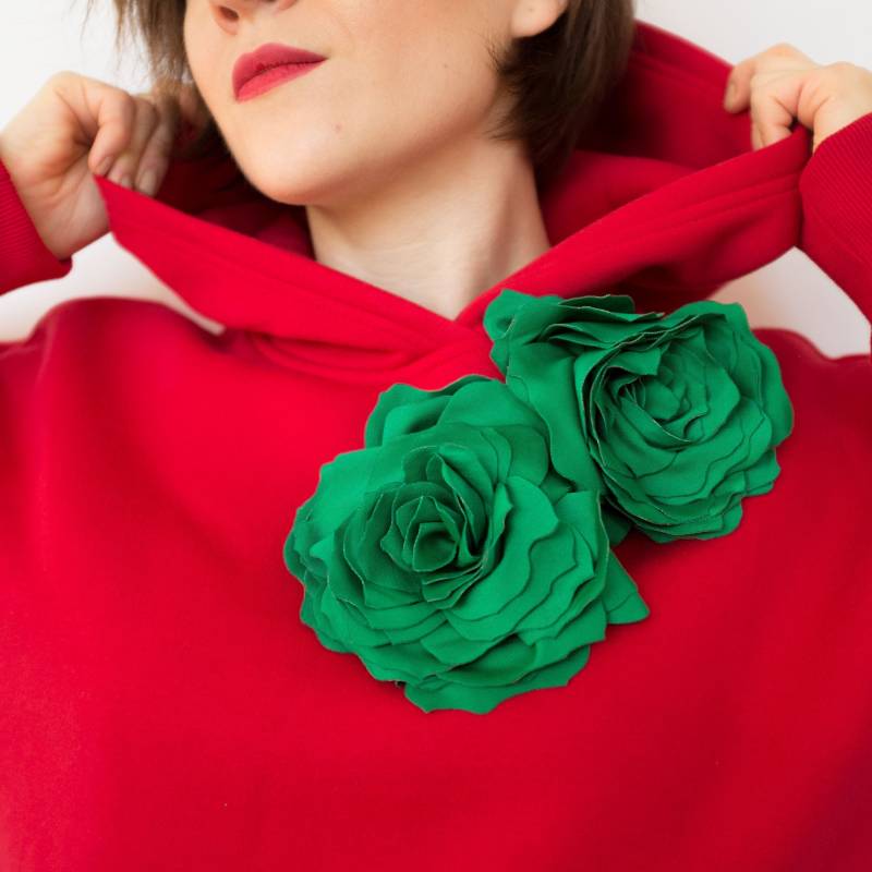 Grüne Zwei Blumen Brosche, Handgemachte Blumen, Christmtas Stimmungsdesign Grüne Zwei Blumen Brosche, Handgemachte Blumen, Christmtas Stimmungsdesign von OlgaRe