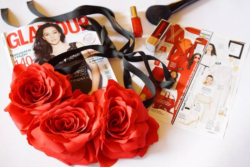 Rote Blume Statementkette, Große Blumen, Stoffblumen, Blumenkrone, Rote Rosen Rote Blume Statementkette, Große Blumen, Stoffblumen, Blumenkrone, Rote Rosen von OlgaRe