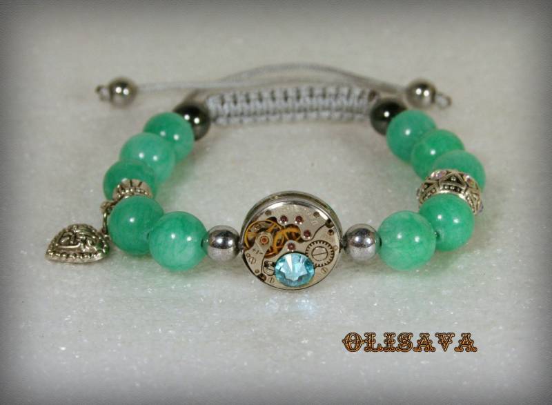 Damen Steampunk Armband Grün Smaragd Edelstein Perlen, Altes Uhrwerk, Kristall Shamballa, Uhrwerk von Olisava