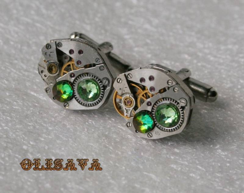 Uhrwerk Manschettenknöpfe, Steampunk Manschettenknöpfe. Manschettenknüpfe Mit Crystal-Vitrail-Medium, Peridot Kristall von Olisava