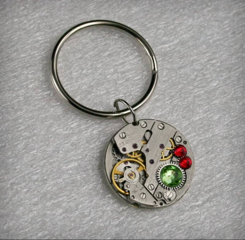 Uhrwerk Steampunk Schlüsselanhänger Mit Kristallen, Schlüsselanhänger, Vintage von Olisava