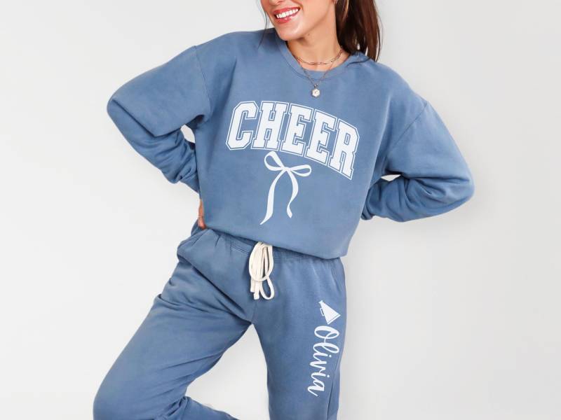 Cheer Sweatshirt Benutzerdefinierte Sets Cheerleader Sweats Set Jubeln Geschenke Für Jogginghose Outfit von OliveAndDotStudio