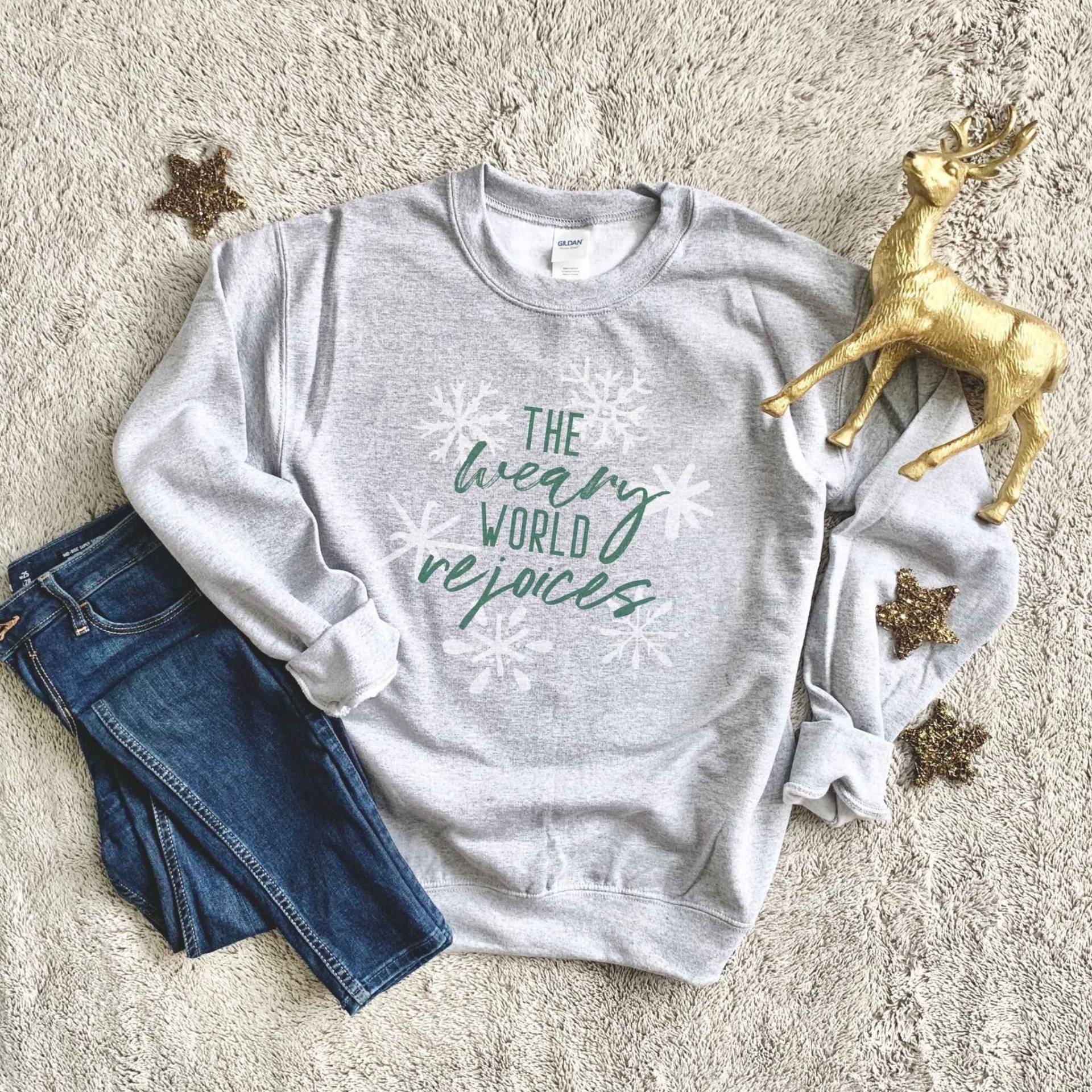 The Weary World Rejoices Sweatshirt/Oh Holy Night O Christmas Crew Weihnachtspullover Weihnachtshymne von OliveJuiceBabe