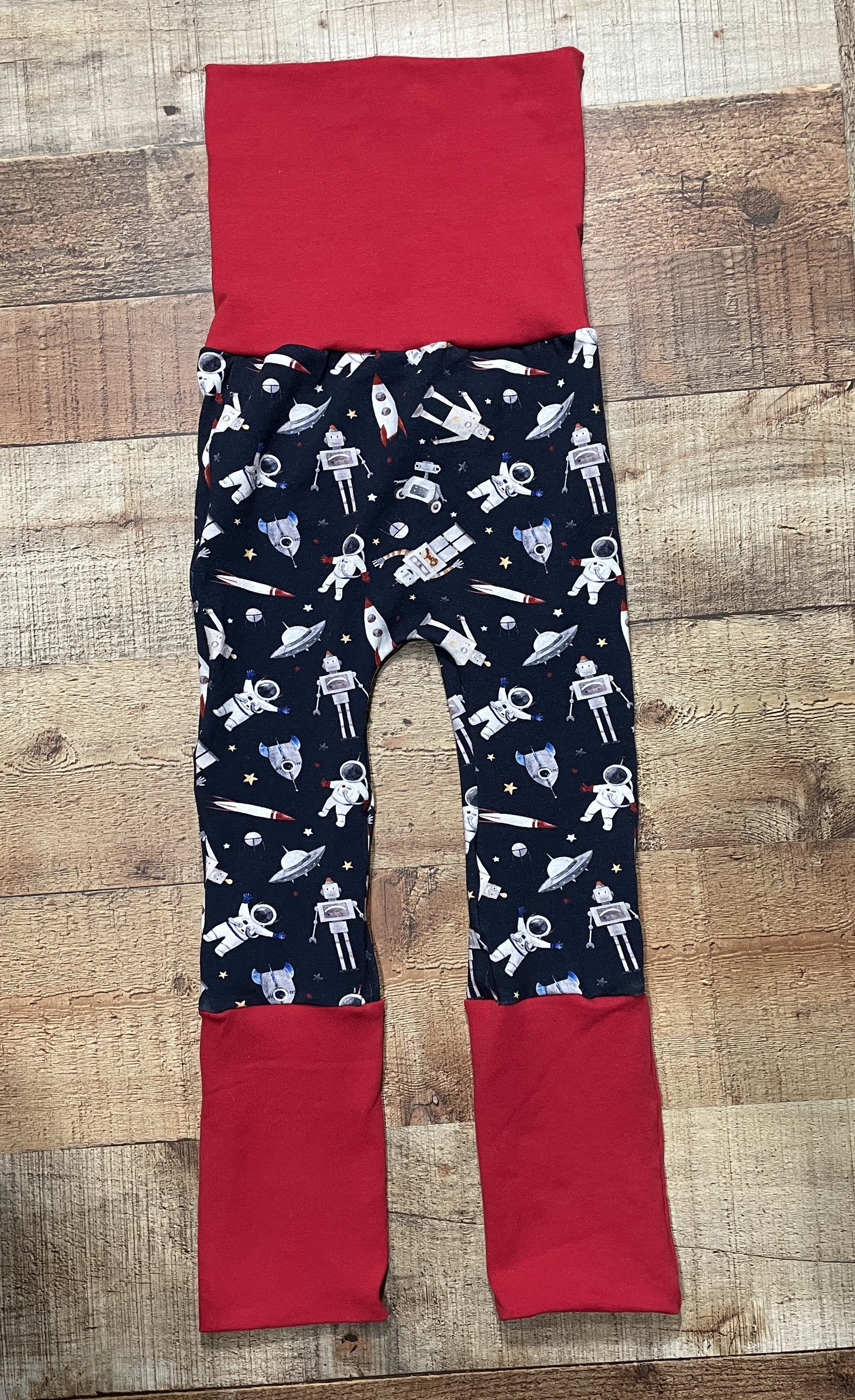 Space Roboter Wachsen Mit Mir Pants - Size 1 Space Roboter Wachsen Mit Mir Pants - Size 1 von OliveSmiths