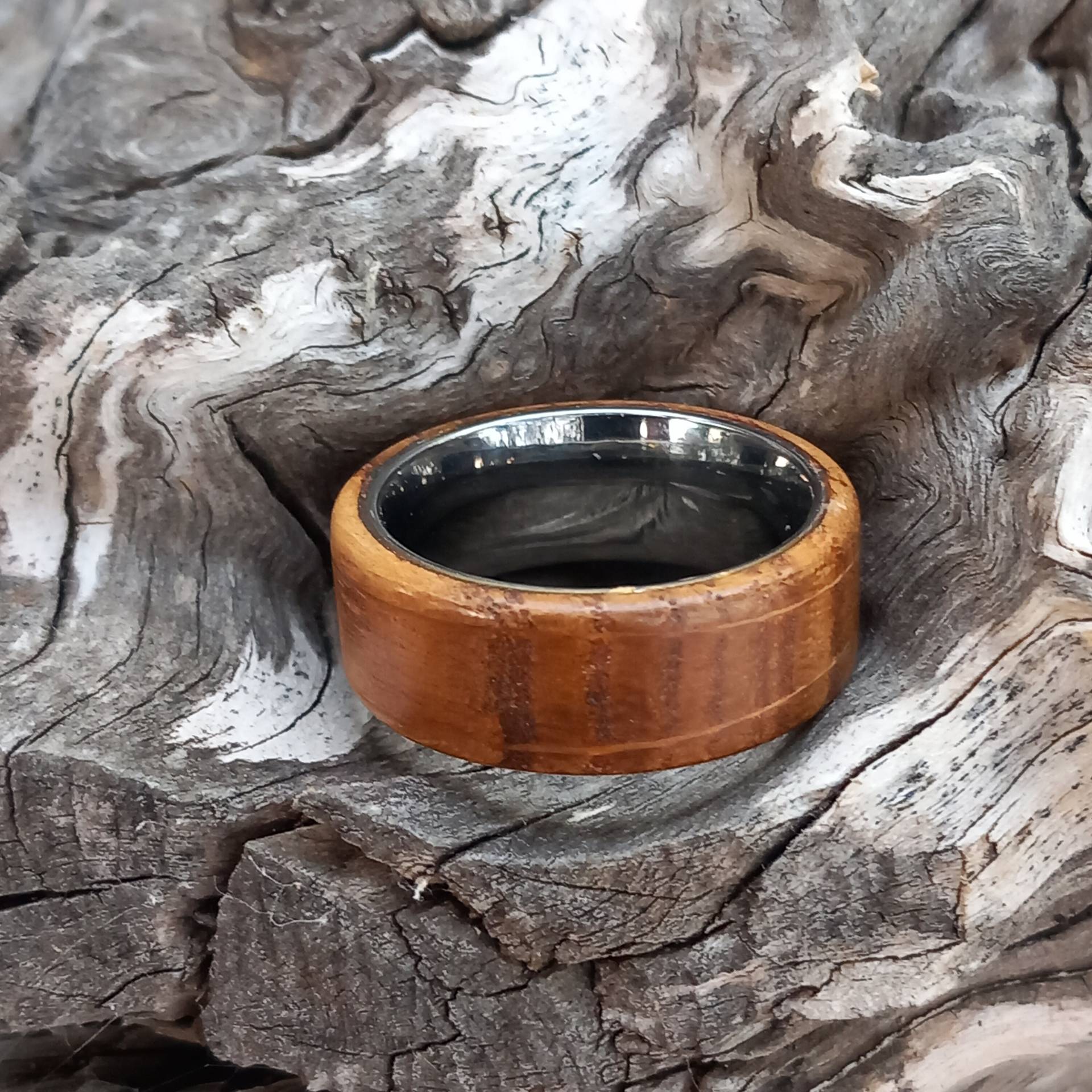 Eichenholz & Wolfram Ring Eichenholz & Wolfram Ring von OliveWoodJewellery