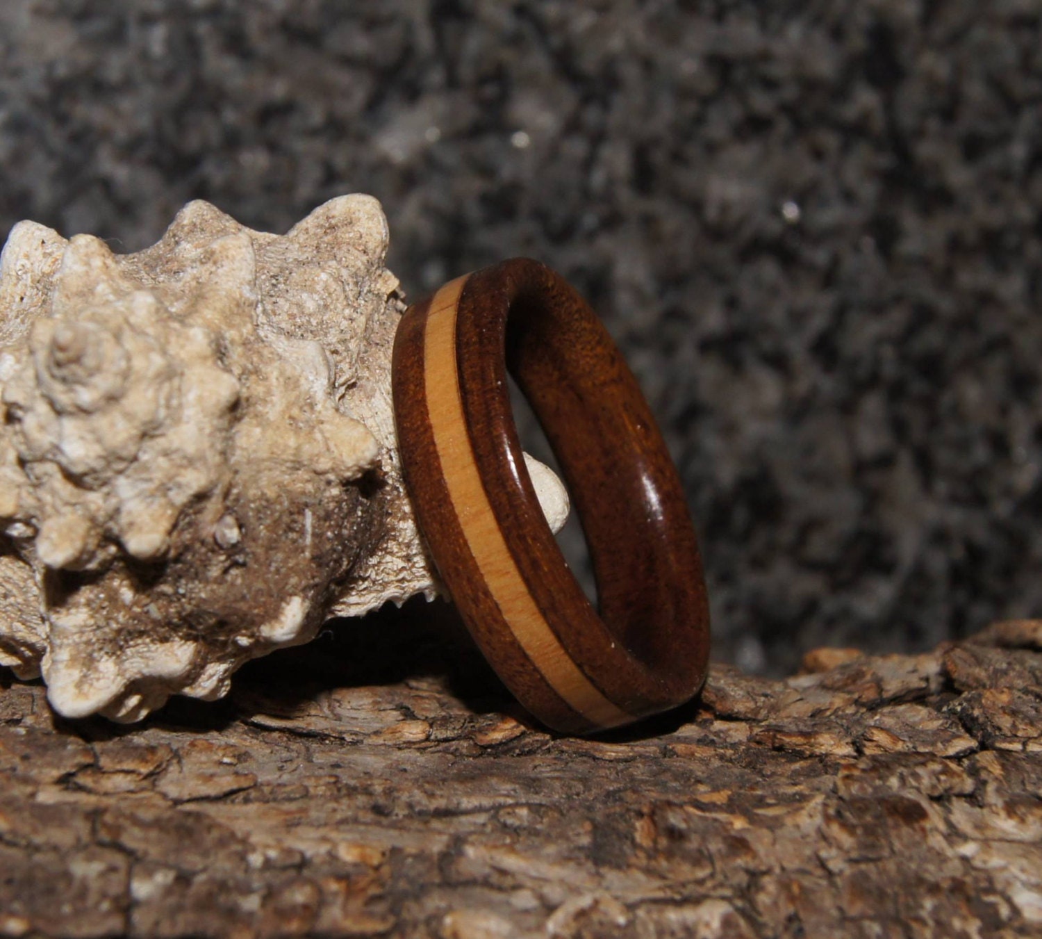 Ipe & Olivenholz Ring von OliveWoodJewellery