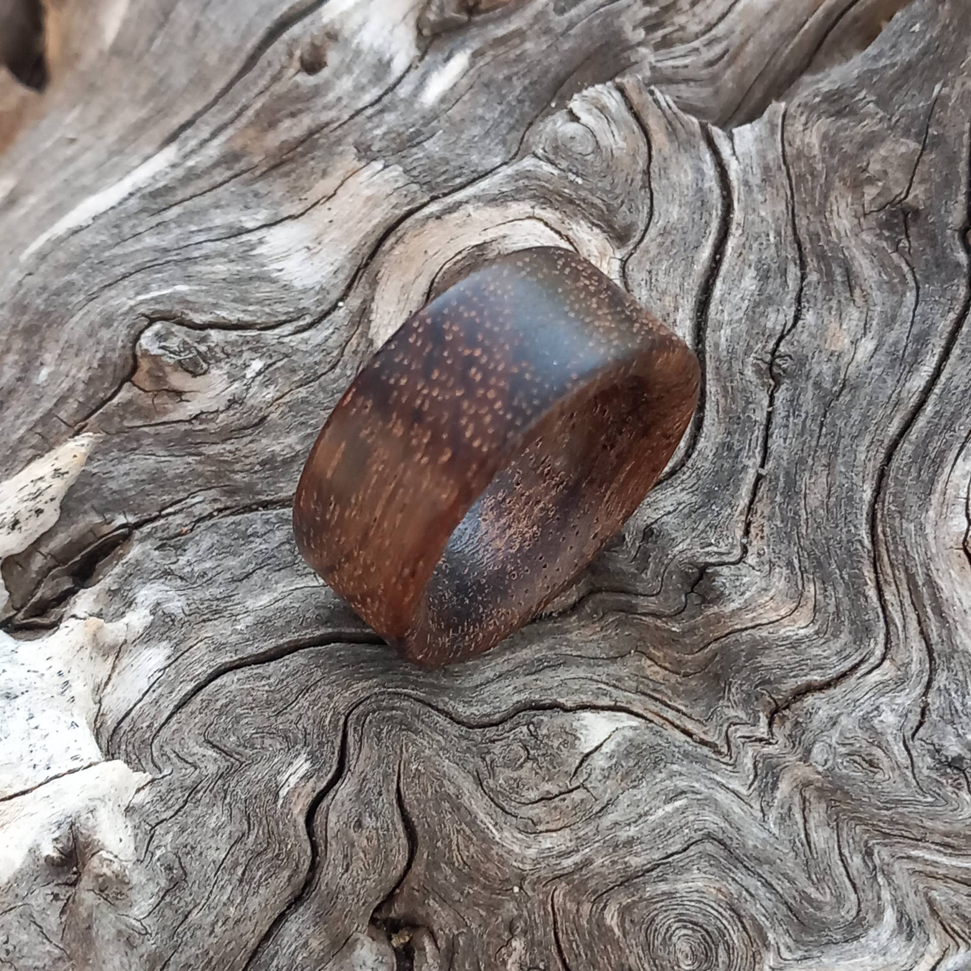 Rosenholz-Ring - Größe 9 Rosenholz-Ring - Größe 9 von OliveWoodJewellery