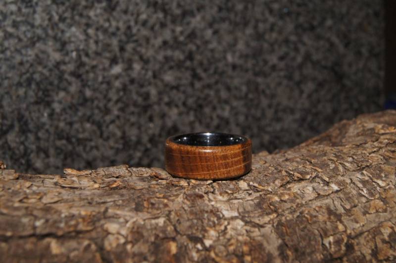 Wood Ring Size 9 - Eichenholz Und Wolframring Wood Ring Size 9 - Eichenholz Und Wolframring von OliveWoodJewellery