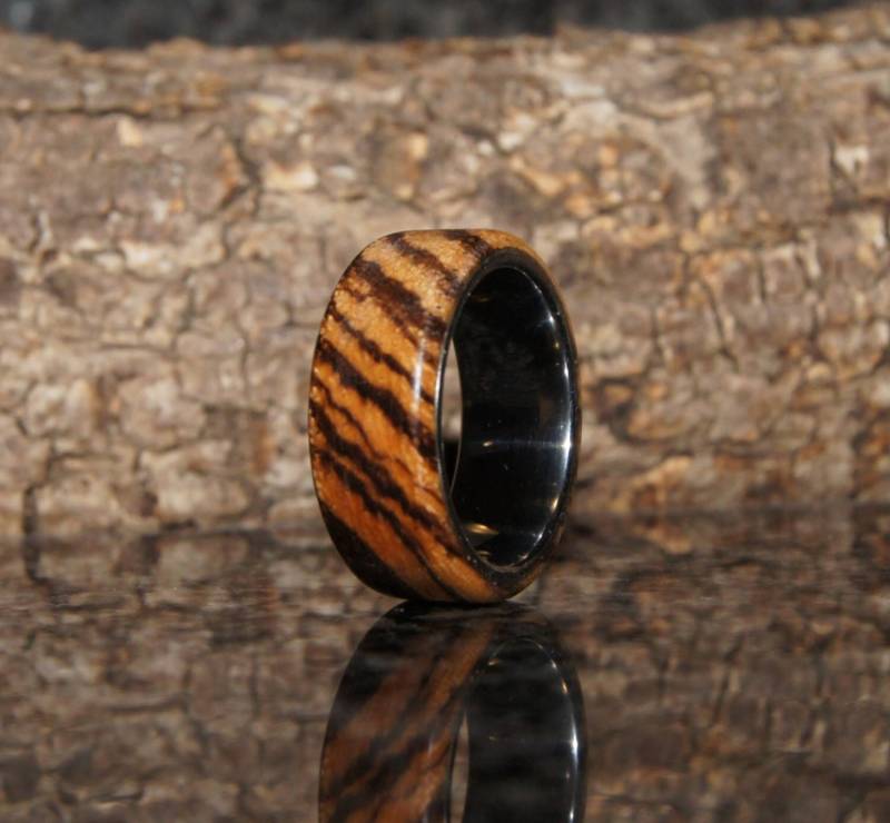 Zebrano Holz & Wolfram Ring - Us-Größe 9 Zebrano Holz & Wolfram Ring - Us-Größe 9 von OliveWoodJewellery