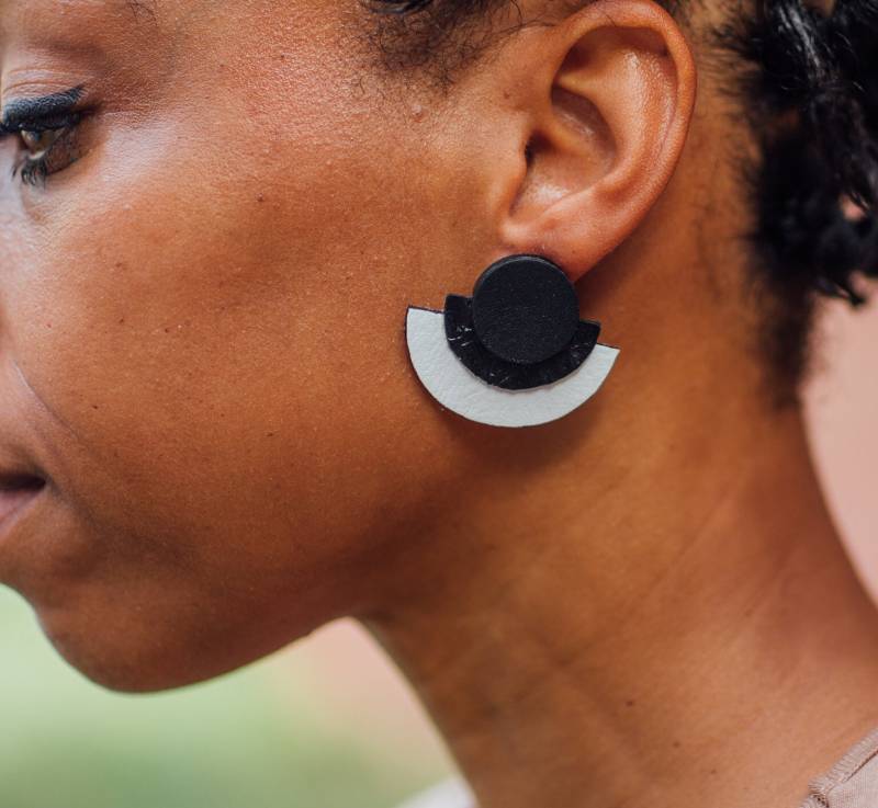 Vintage Inspirierte Halbkreis Ohrringe Aus Leder Vintage Inspirierte Halbkreis Ohrringe Aus Leder von OlivebyDO