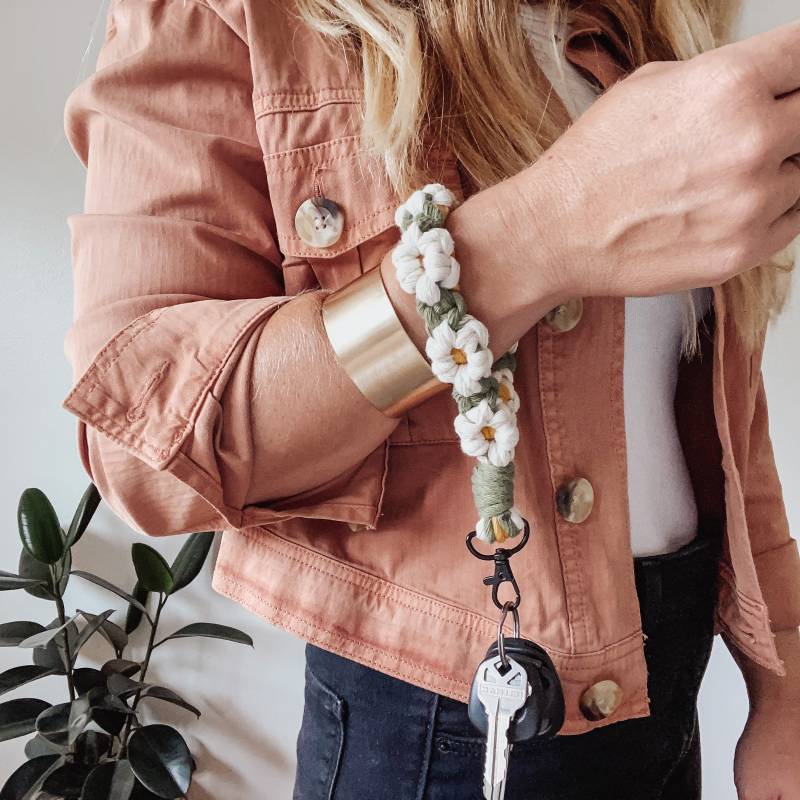 Armband Schlüsselanhänger/Gänseblümchen Makramee Ästhetik - Geschenk Für Lehrer Armband Schlüsselanhänger/Gänseblümchen Makramee Ästhetik - Geschenk Für Lehrer von OlivetCo