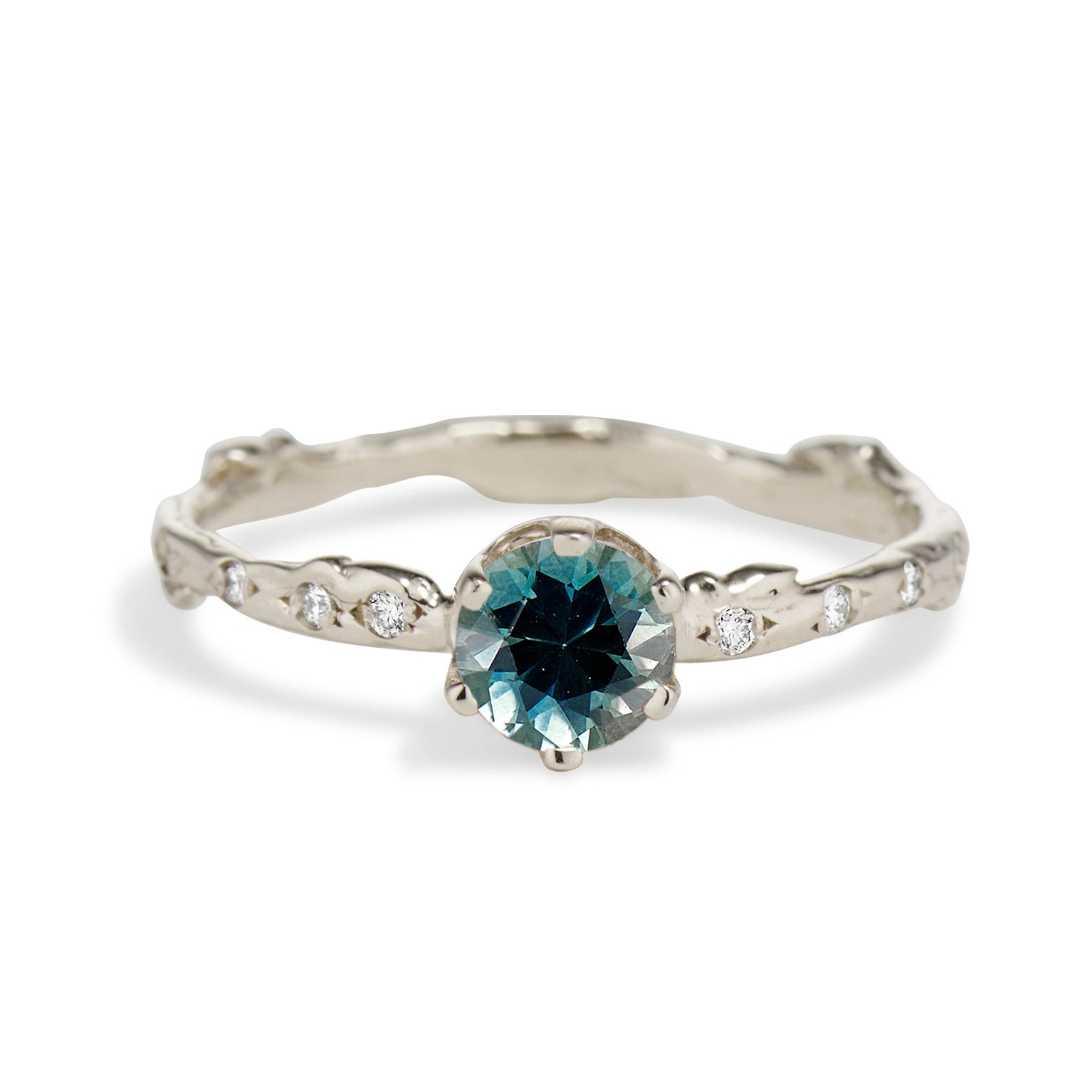 Bluebell Dark Teal Montana Sapphire Solitär Verlobungsring | Handgefertigter Natur Verlobungsring, Erschwinglicher Edelstein Ring, Einzigartiger Ring von OliviaEwingJewelry