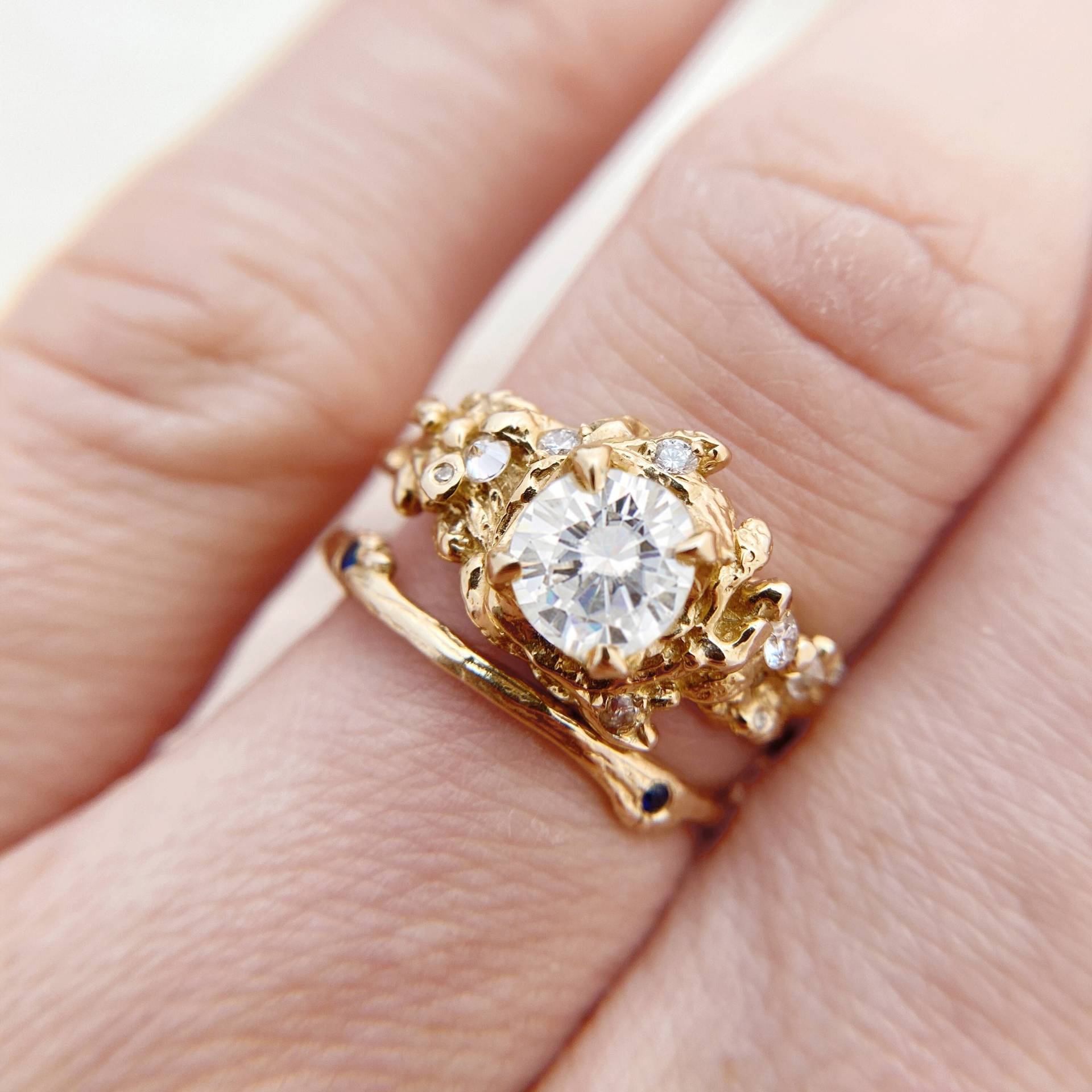 Isla Diamanten Ring | Boho Natur Inspiriert Verlobungsring, Vintage Inspirierte Großer Diamantring, Zweigring von OliviaEwingJewelry