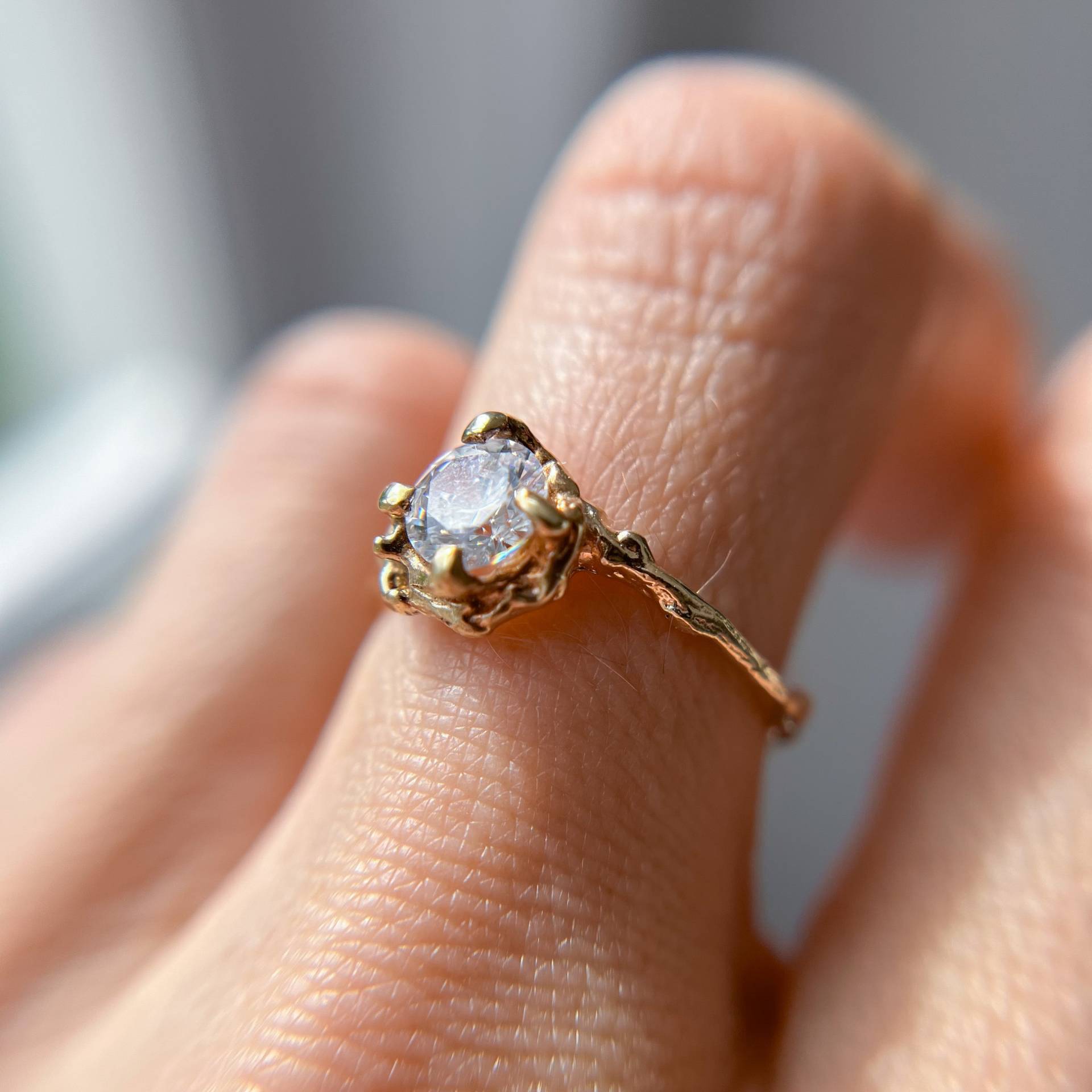Neapel Diamant Solitaire Ring | Handgemachter Diamantring, Verlobungsring, Natur Inspirierter Diamantring von OliviaEwingJewelry