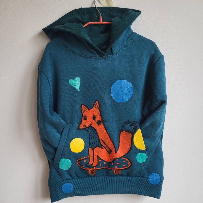 Handgefertigt, Dunkelgrünes Sweatshirt, Mit Fuchsmuster, Handbemalt Und Siebbedruckt, Oliviafloradesign Handgefertigt, Dunkelgrünes Sweatshirt, Mit Fuchsmuster, Handbemalt Und Siebbedruckt, Oliviafloradesign von OliviaFloraDesign