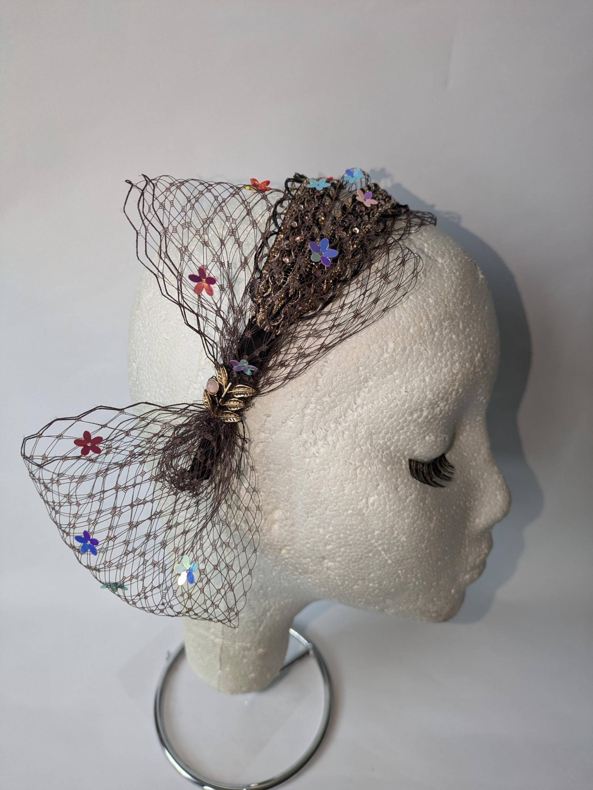 Brauner Schleierschleife Fascinator Brauner Schleierschleife Fascinator von OliviaHeadwear