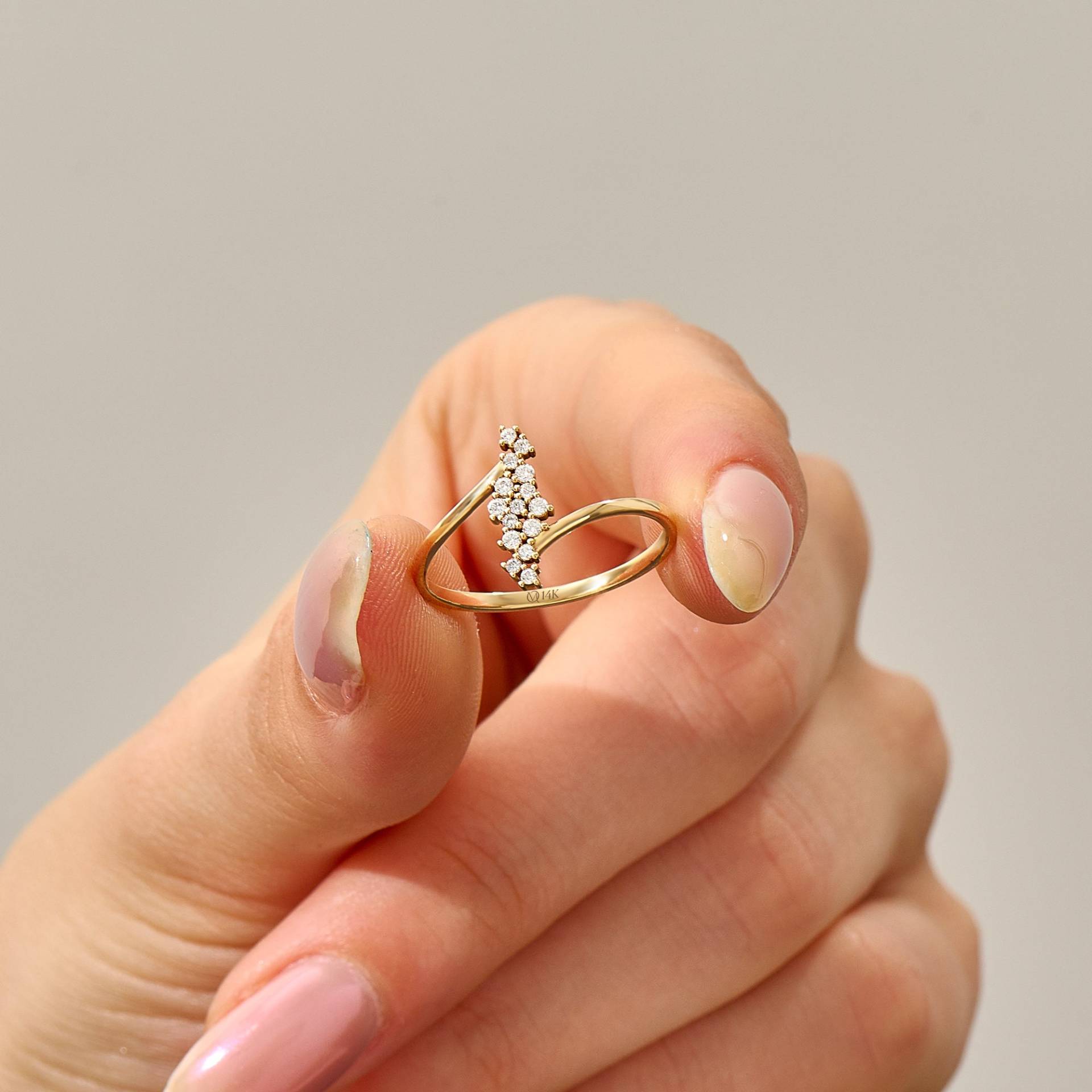 Cluster Moissanite Ring, Solid Gold Streu Minimalist Diamant Zierliche Ring Für Frauen, Geschenk Sie Cluster Moissanite Ring, Solid Gold Streu Minimalist Diamant Zierliche Ring Für Frauen, Geschenk Sie von OliviaMooreJewelry